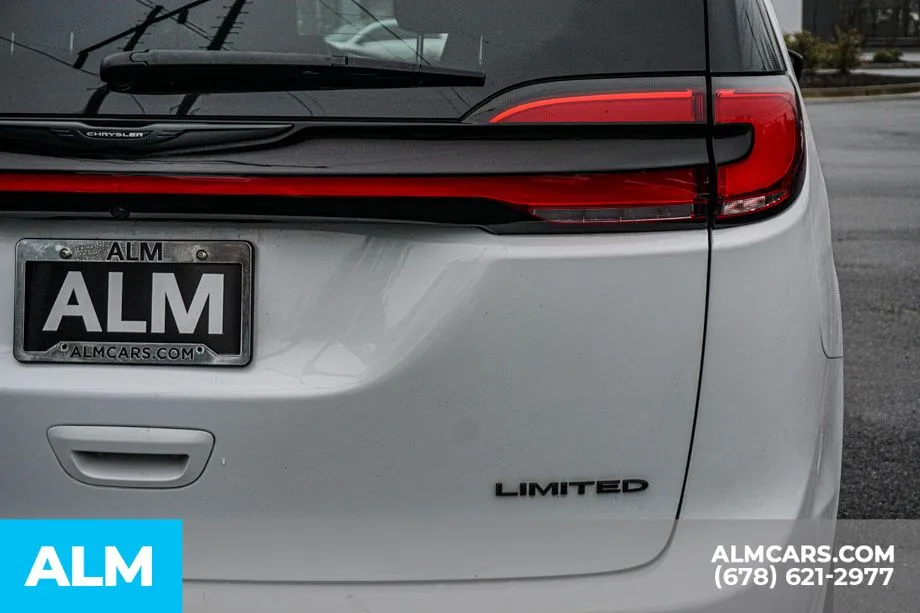 2025 Chrysler Pacifica Limited - Photo 13
