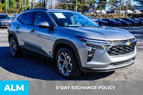 More photos of 2025 Chevrolet Trax LT at ALM Marietta, GA