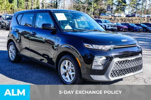 More photos of 2022 Kia Soul LX at ALM Marietta, GA