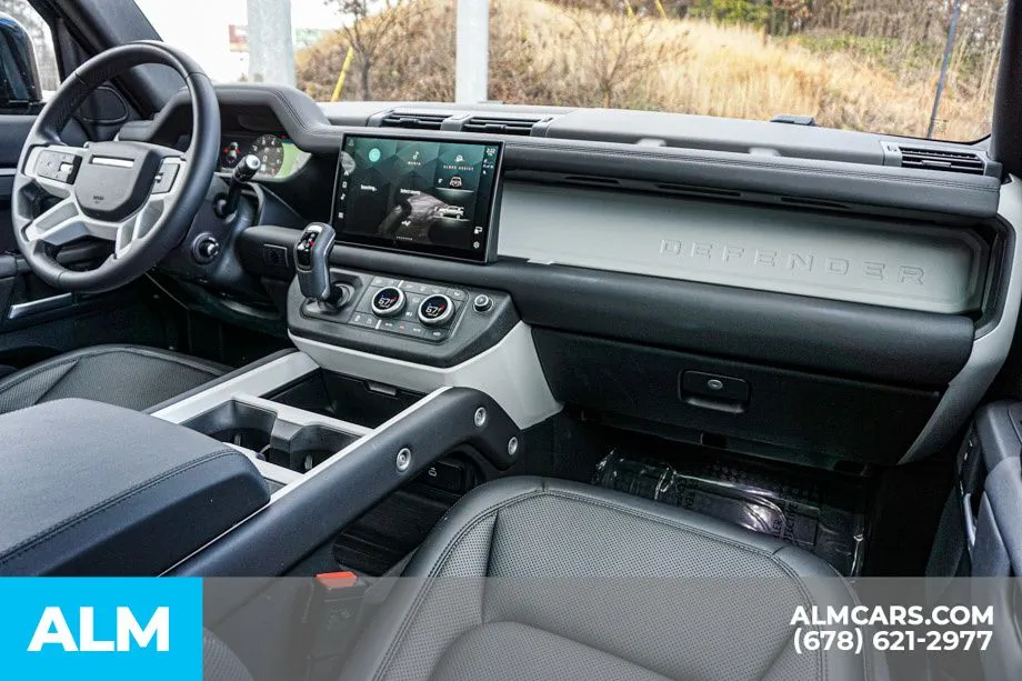 2025 Land Rover Defender S - Photo 25