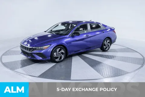 More photos of 2025 Hyundai Elantra SEL Sport at ALM Marietta, GA