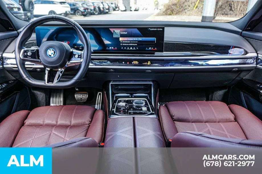2025 BMW i7 50 - Photo 27