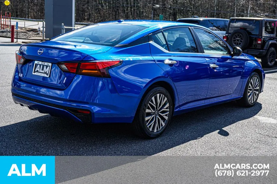 2025 Nissan Altima SV - Photo 6