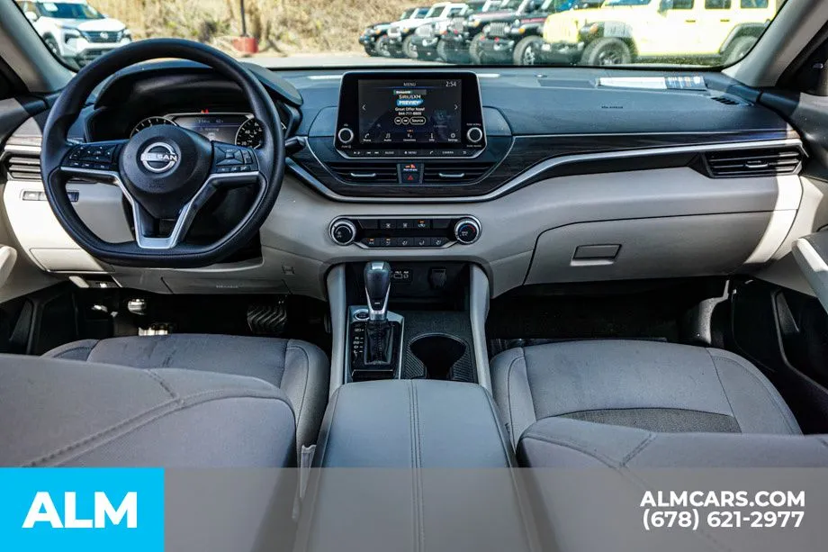 2025 Nissan Altima SV - Photo 25