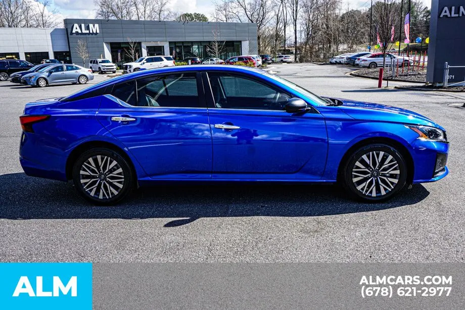 2025 Nissan Altima SV - Photo 9