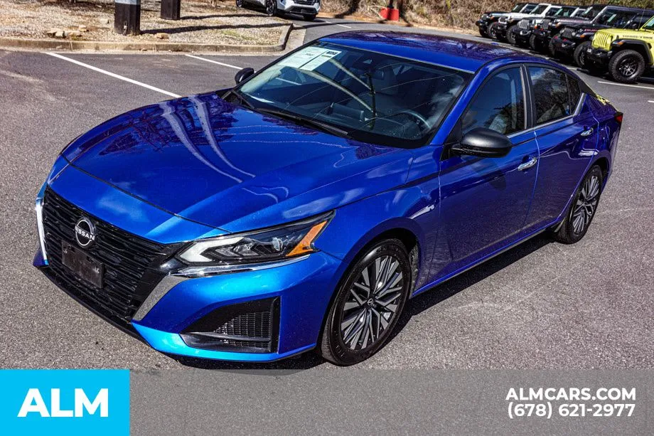 2025 Nissan Altima SV - Photo 15