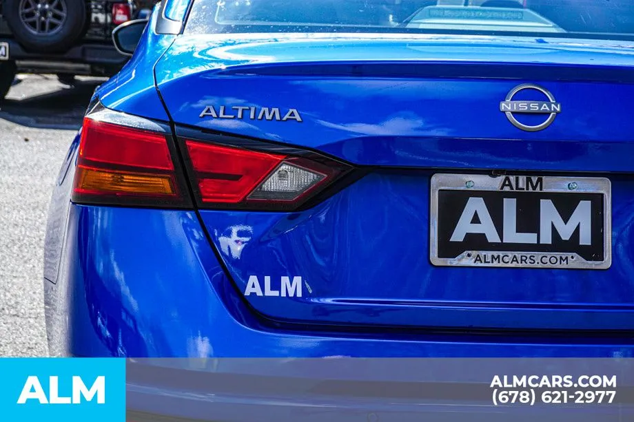 2025 Nissan Altima SV - Photo 13