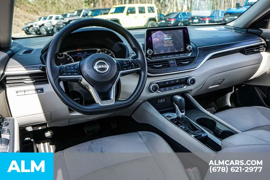 2025 Nissan Altima SV - Photo 27
