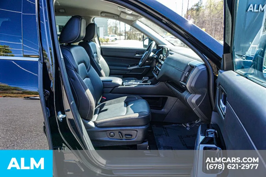 2025 Nissan Pathfinder SL - Photo 25