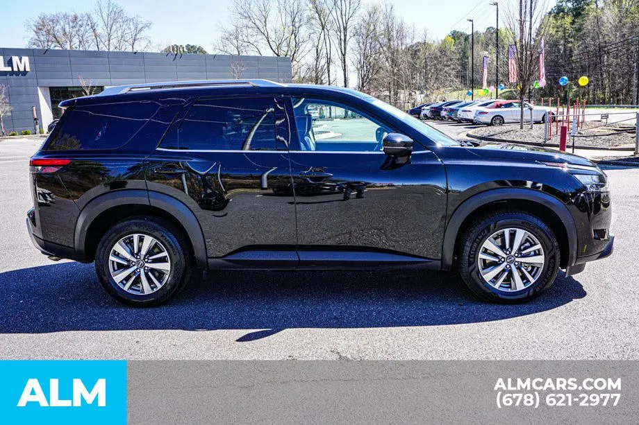 2025 Nissan Pathfinder SL - Photo 9