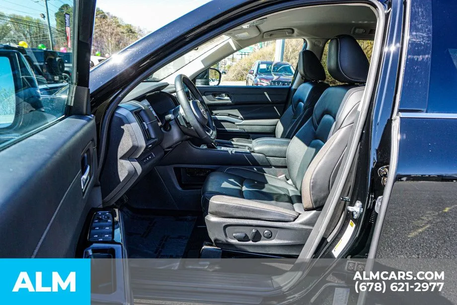 2025 Nissan Pathfinder SL - Photo 19