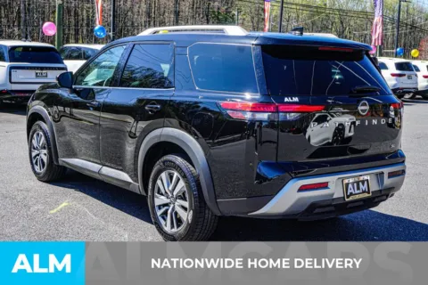 More photos of 2025 Nissan Pathfinder SL at ALM Marietta, GA