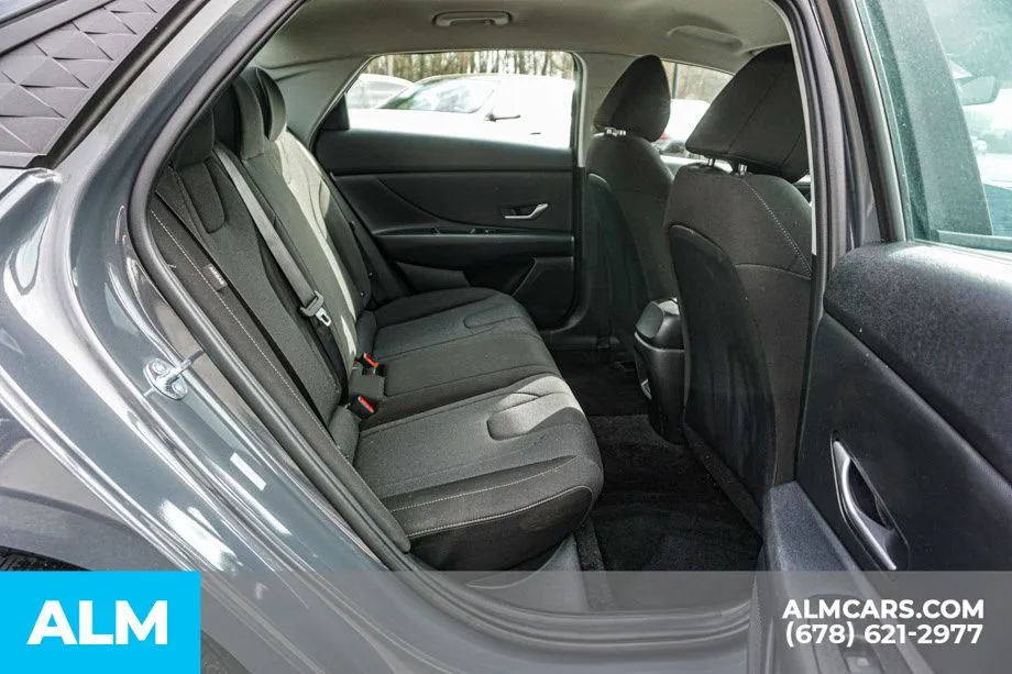 2025 Hyundai Elantra SE - Photo 22