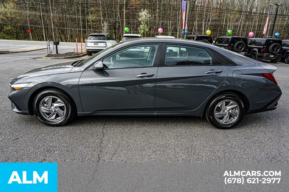 2025 Hyundai Elantra SE - Photo 7