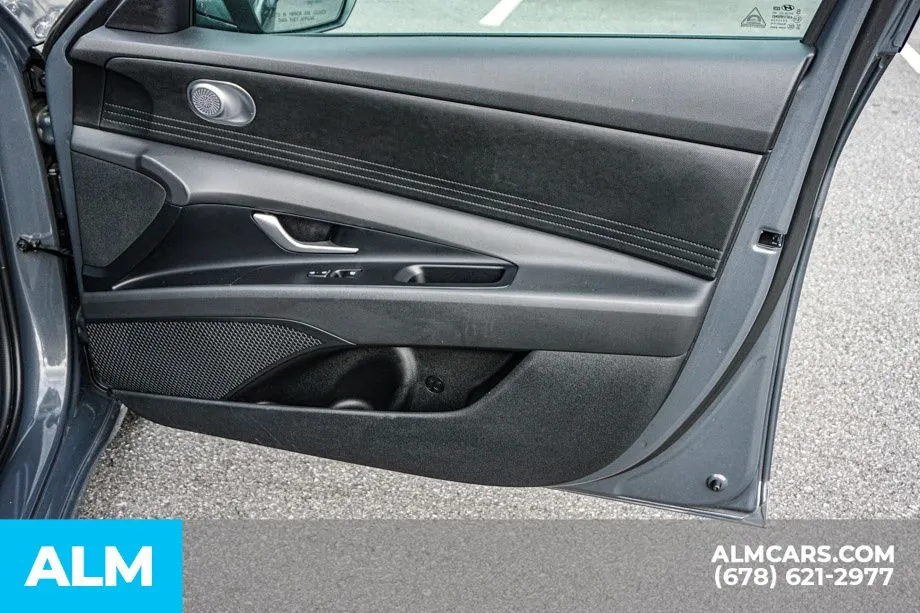 2025 Hyundai Elantra SE - Photo 49