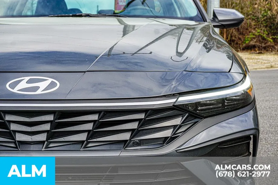 2025 Hyundai Elantra SE - Photo 12