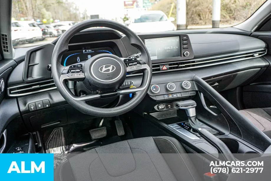 2025 Hyundai Elantra SE - Photo 27