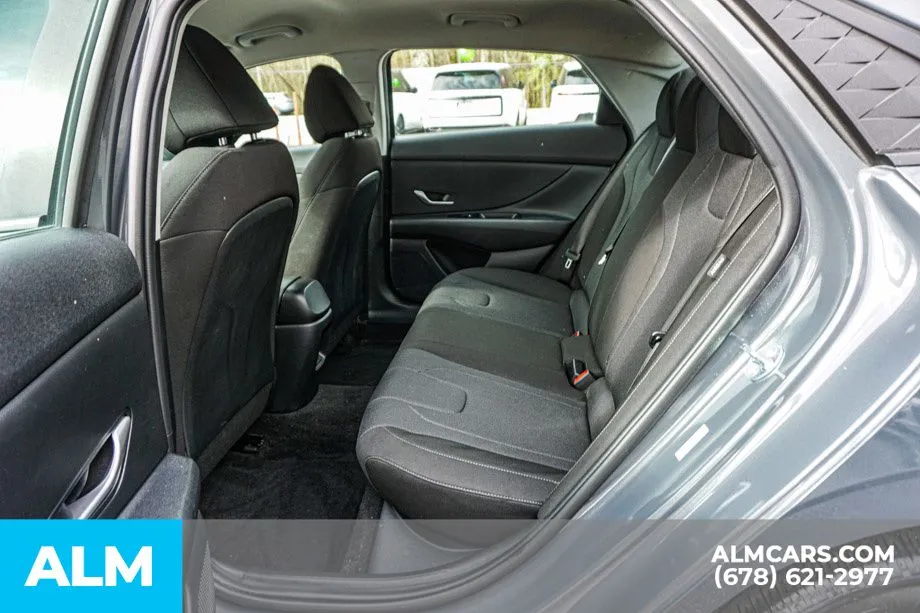 2025 Hyundai Elantra SE - Photo 21