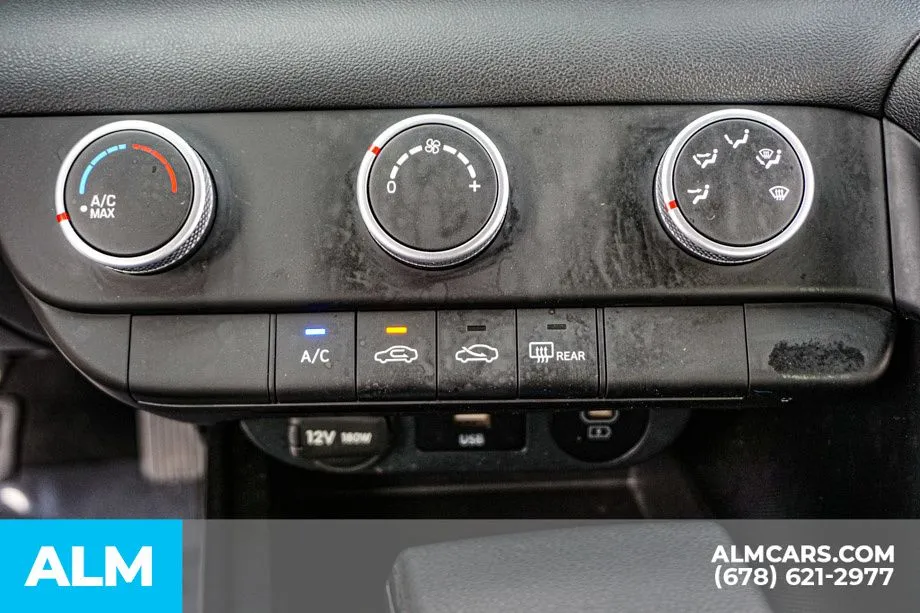 2025 Hyundai Elantra SE - Photo 40