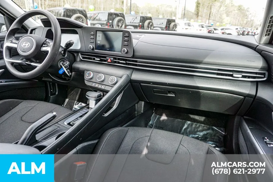 2025 Hyundai Elantra SE - Photo 24
