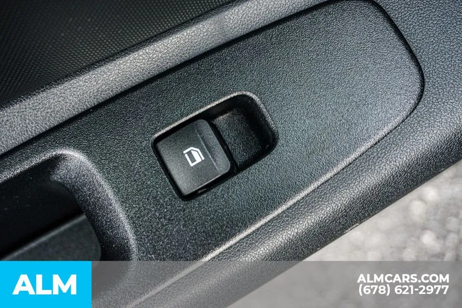 2025 Hyundai Elantra SE - Photo 48