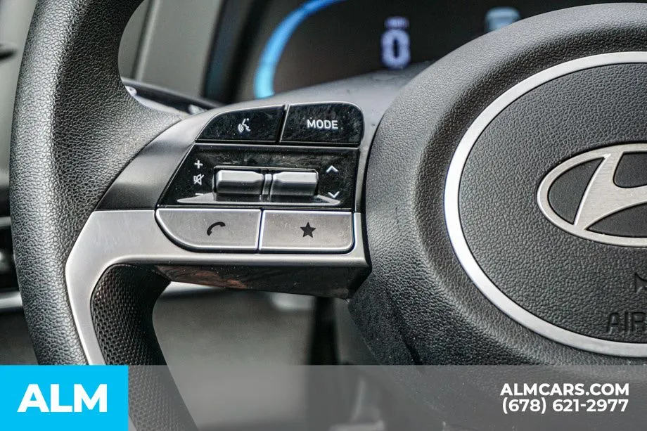 2025 Hyundai Elantra SE - Photo 29