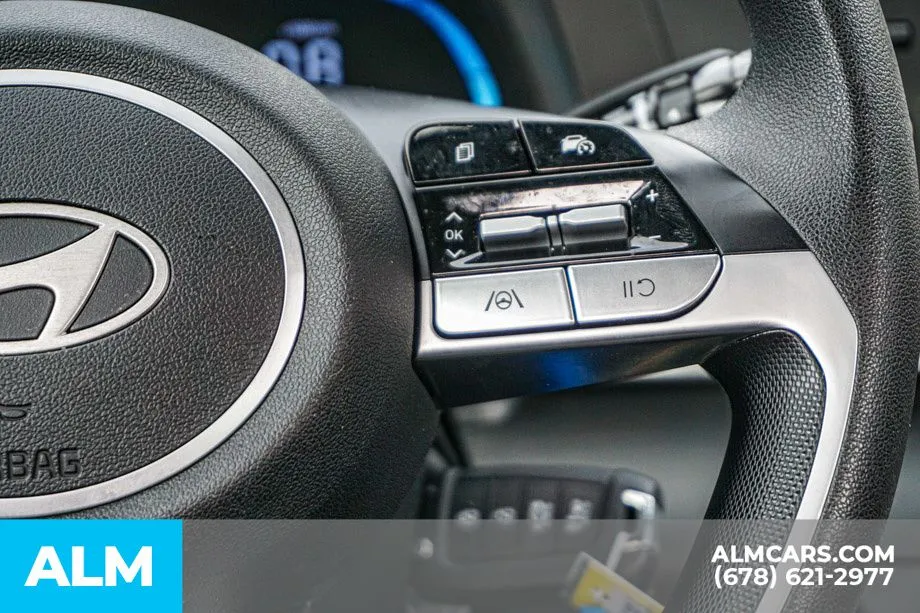 2025 Hyundai Elantra SE - Photo 30
