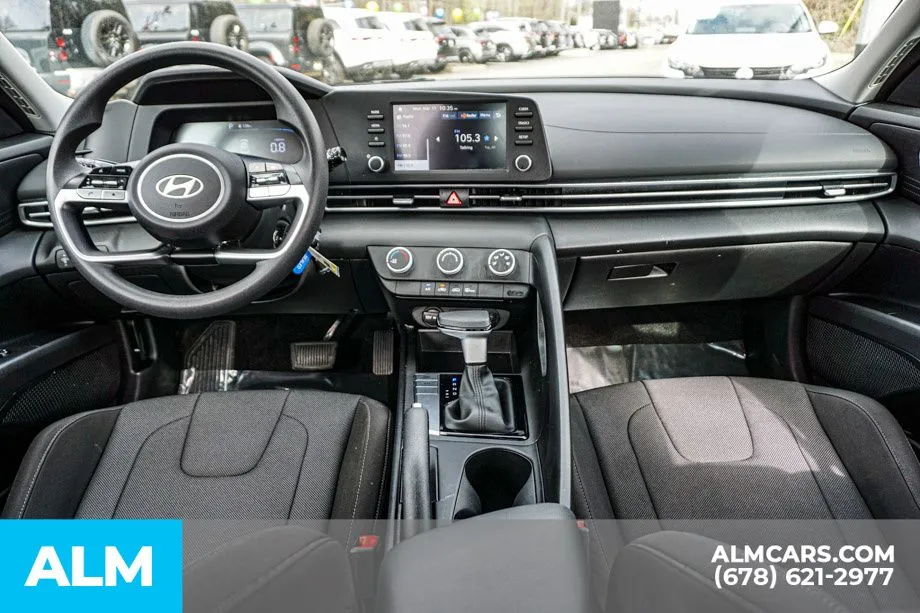 2025 Hyundai Elantra SE - Photo 25