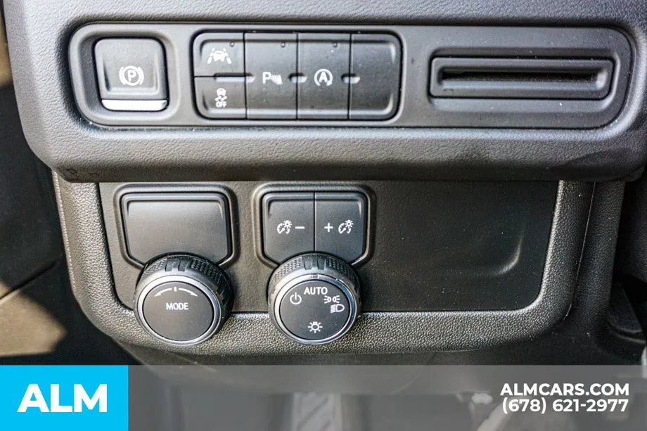 2024 Chevrolet Suburban LT - Photo 47