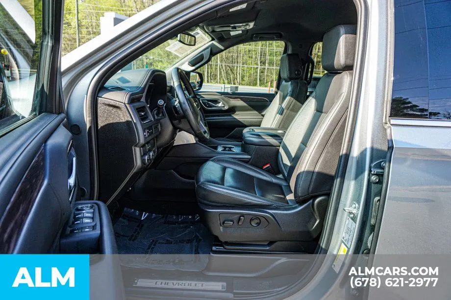 2024 Chevrolet Suburban LT - Photo 19