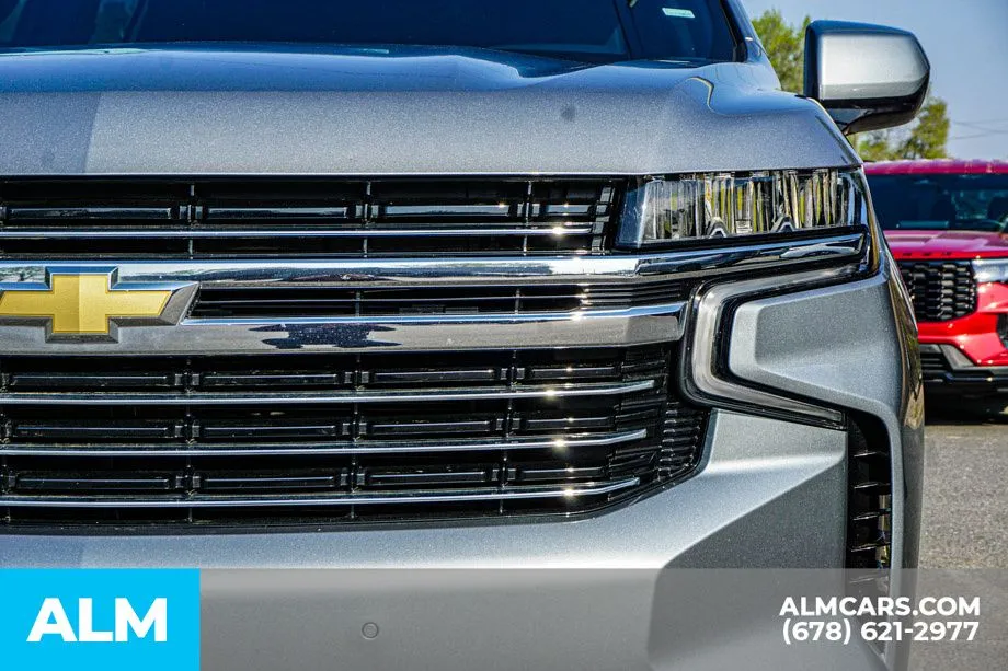 2024 Chevrolet Suburban LT - Photo 12