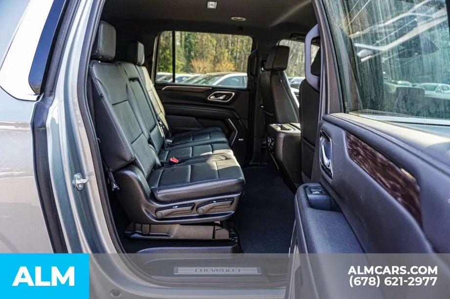 2024 Chevrolet Suburban LT - Photo 24