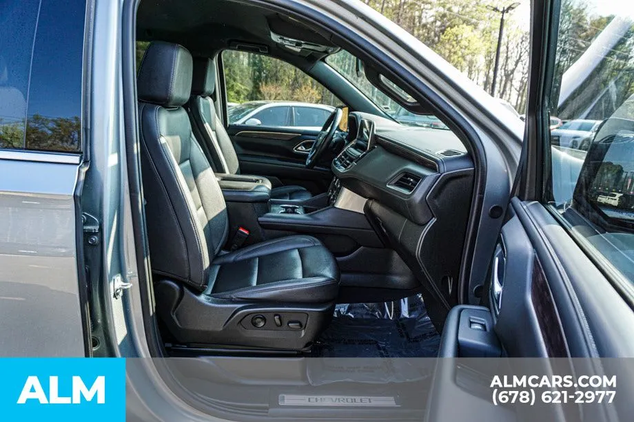 2024 Chevrolet Suburban LT - Photo 25