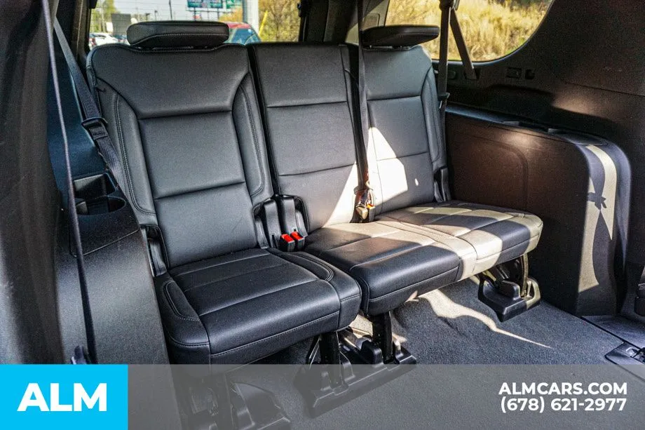 2024 Chevrolet Suburban LT - Photo 23