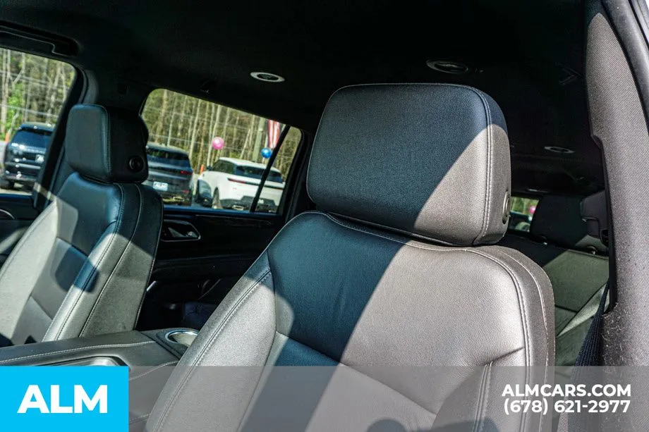 2024 Chevrolet Suburban LT - Photo 18