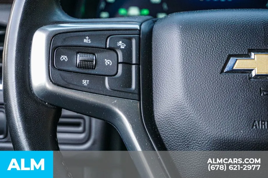 2024 Chevrolet Suburban LT - Photo 31