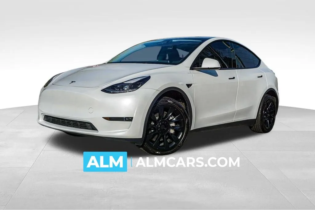 Used 2024 Tesla Model Y Long Range with VIN 7SAYGDEE5RA230142 for sale in Lumberton, NC