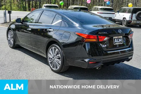 More photos of 2023 Nissan Altima 2.5 SL at ALM Marietta, GA
