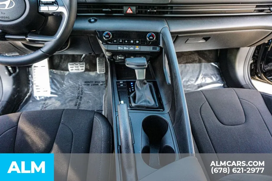 2025 Hyundai Elantra SEL - Photo 39