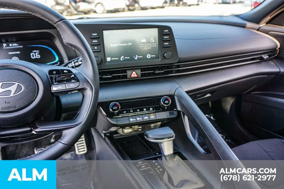 2025 Hyundai Elantra SEL - Photo 32