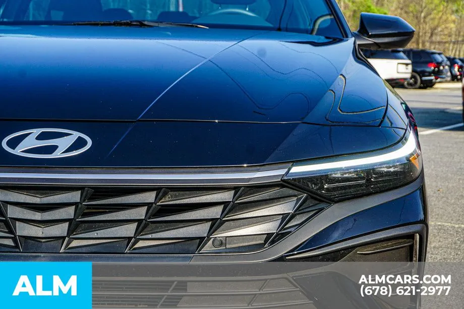 2025 Hyundai Elantra SEL - Photo 12
