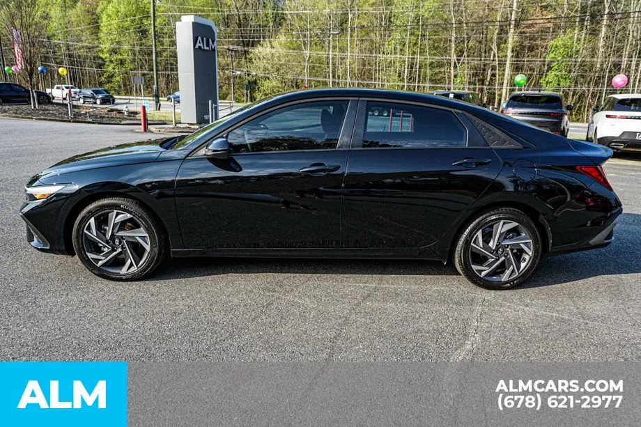 2025 Hyundai Elantra SEL - Photo 7