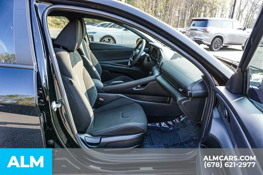 2025 Hyundai Elantra SEL - Photo 23