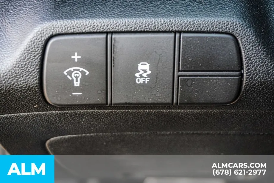 2025 Hyundai Elantra SEL - Photo 43
