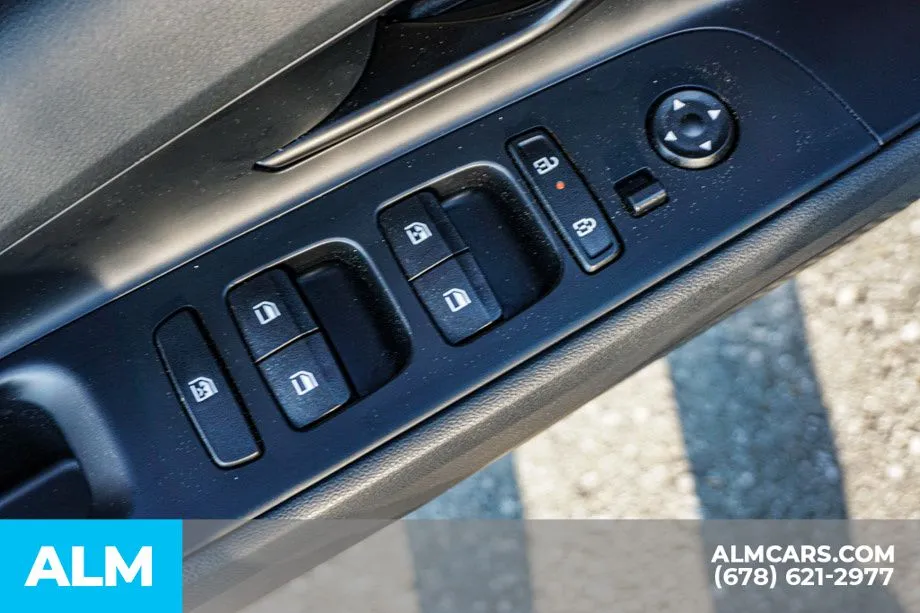 2025 Hyundai Elantra SEL - Photo 45
