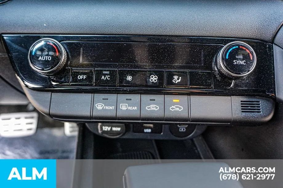 2025 Hyundai Elantra SEL - Photo 40
