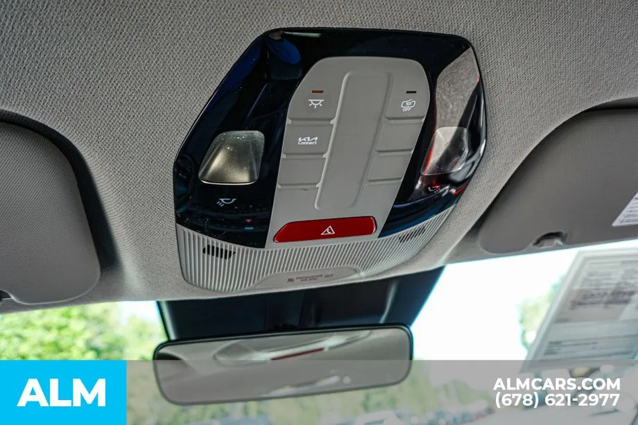 2025 Kia K4 LXS - Photo 33