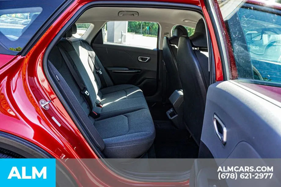 2025 Kia K4 LXS - Photo 22