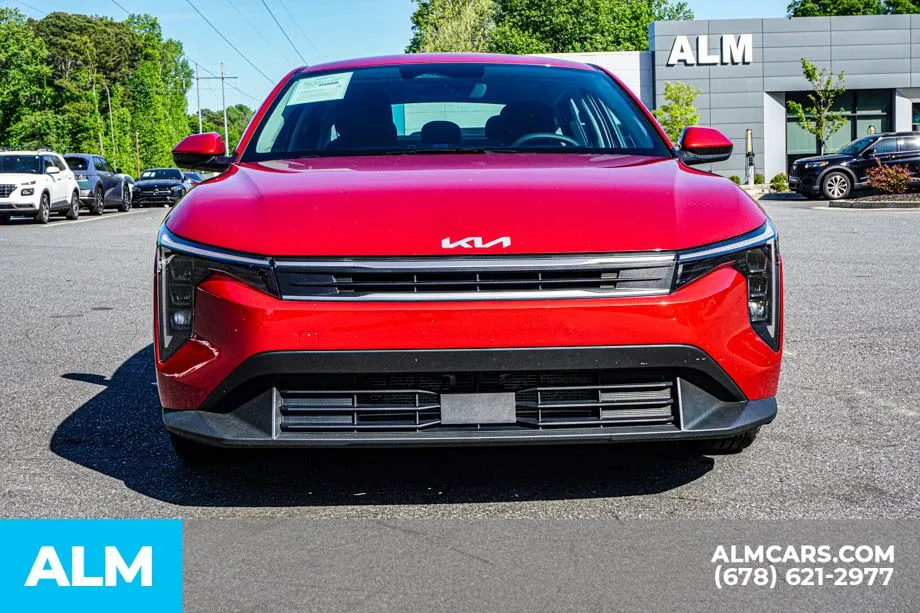 2025 Kia K4 LXS - Photo 10