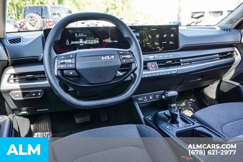 2025 Kia K4 LXS - Photo 27